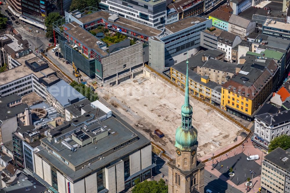 Dortmund from the bird's eye view: Demolition work on the ruins of the former store building on Kampstrasse in Dortmund in the state North Rhine-Westphalia, Germany