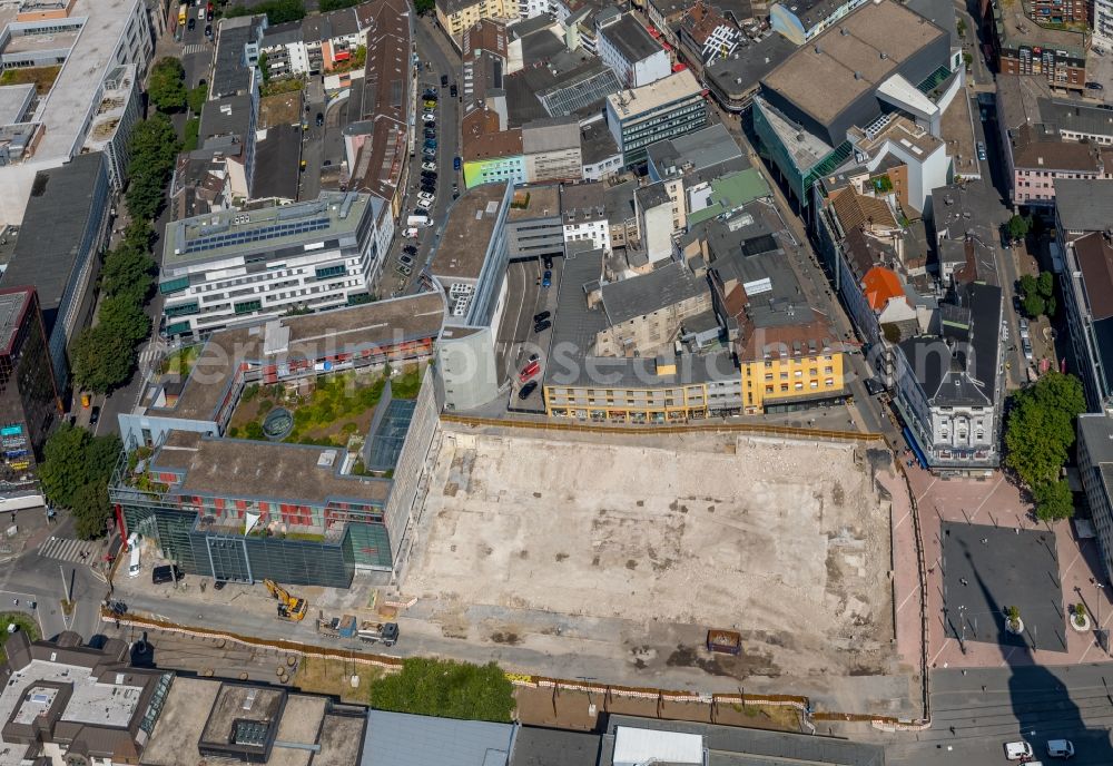 Dortmund from above - Demolition work on the ruins of the former store building on Kampstrasse in Dortmund in the state North Rhine-Westphalia, Germany