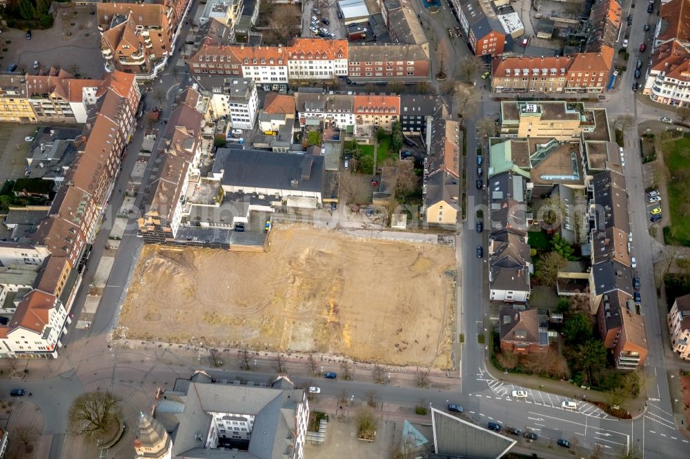 Aerial photograph Gladbeck - Demolition work of TG Umwelttechnik GmbH on the ruins of the former store building of Karstadt - Kette on Friedrich-Ebert-Strasse in Gladbeck in the state North Rhine-Westphalia, Germany