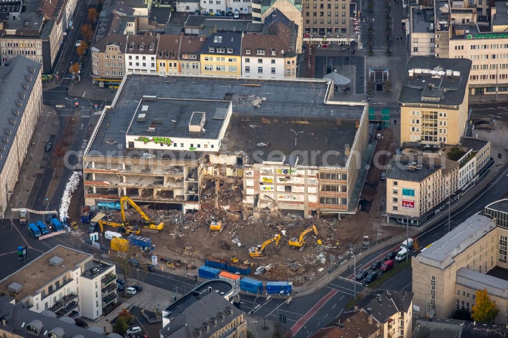 Aerial photograph Mülheim an der Ruhr - Demolition site of the former car park in the district Ruhr Metropolitan Area in Muelheim on the Ruhr in the state North Rhine-Westphalia