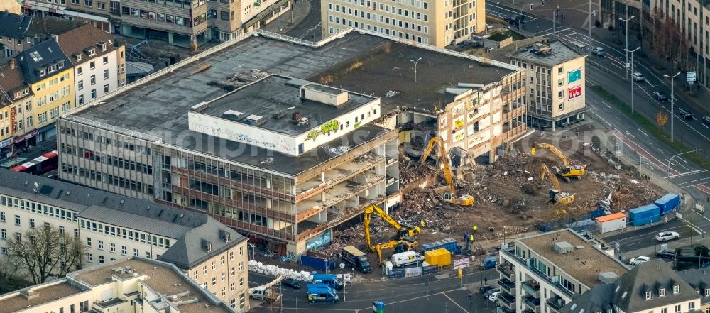 Mülheim an der Ruhr from the bird's eye view: Demolition site of the former car park in the district Ruhr Metropolitan Area in Muelheim on the Ruhr in the state North Rhine-Westphalia