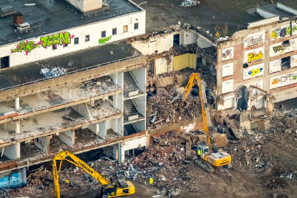 Aerial image Mülheim an der Ruhr - Demolition site of the former car park in the district Ruhr Metropolitan Area in Muelheim on the Ruhr in the state North Rhine-Westphalia