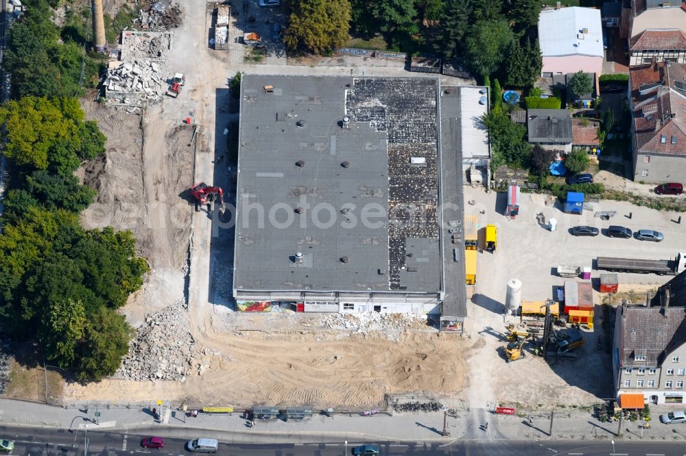 Aerial image Berlin - Demolition work on the ruins of the former store building on Hoenower Strasse in the district Mahlsdorf in Berlin, Germany