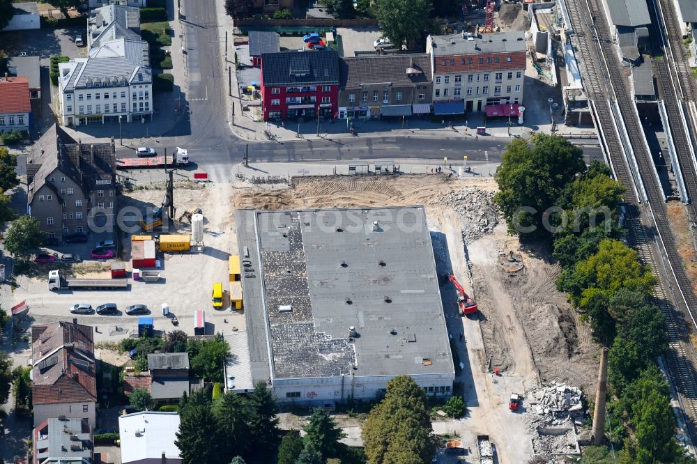 Aerial photograph Berlin - Demolition work on the ruins of the former store building on Hoenower Strasse in the district Mahlsdorf in Berlin, Germany