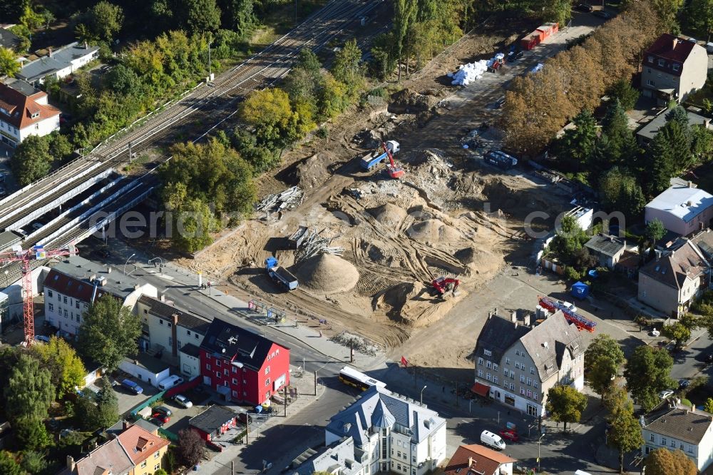 Berlin from the bird's eye view: Demolition work on the ruins of the former store building on Hoenower Strasse in the district Mahlsdorf in Berlin, Germany