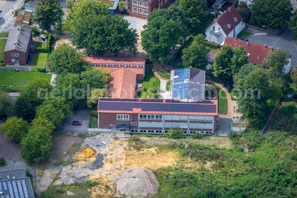 Aerial photograph Gladbeck - Demolition site of the former school building of Regenbogenschule on Krusenkonp in Gladbeck in the state North Rhine-Westphalia, Germany