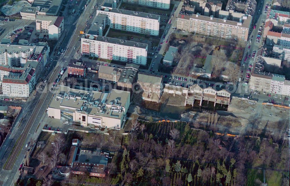 Berlin from the bird's eye view: Demolition of the building area of Aktienbrauerei Friedrichshoehe on street Richard-Sorge-Strasse in the district Friedrichshain in Berlin, Germany