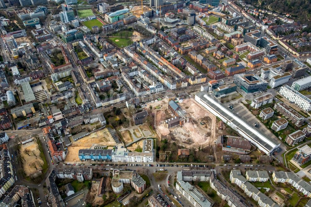 Düsseldorf from the bird's eye view: Demolition area of Buildings of the former prison Ulmer Hoeh on Ulmenstrasse in the district Derendorf Duesseldorf in the state North Rhine-Westphalia. The area is mainly intended for housing construction