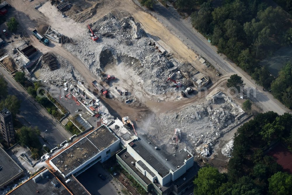 Aerial photograph Berlin - Demolition of the building area of Einkaufszentrums Cite Foch an der Avenue Charles de Gaulle in Berlin