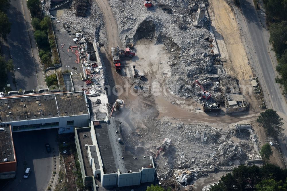 Berlin from above - Demolition of the building area of Einkaufszentrums Cite Foch an der Avenue Charles de Gaulle in Berlin