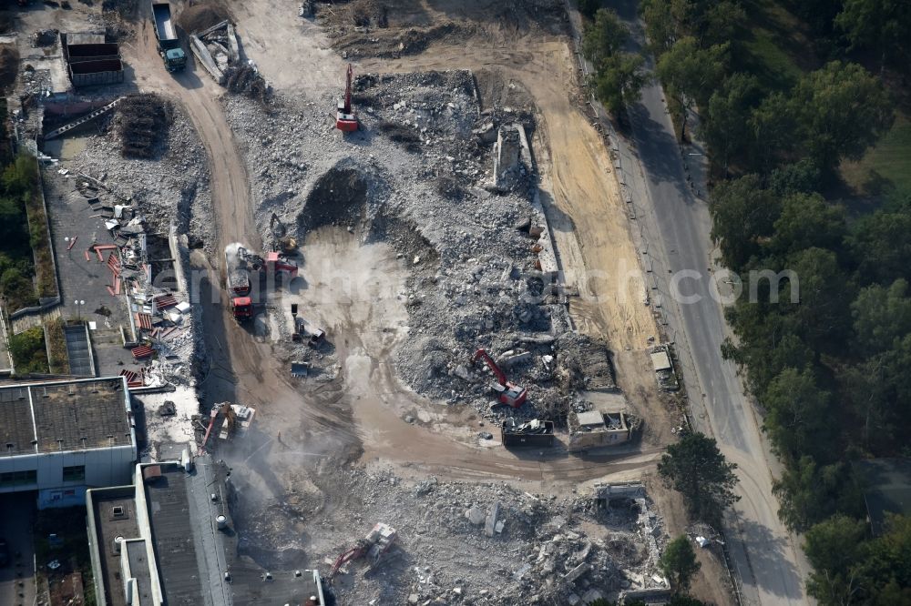 Berlin from the bird's eye view: Demolition of the building area of Einkaufszentrums Cite Foch an der Avenue Charles de Gaulle in Berlin