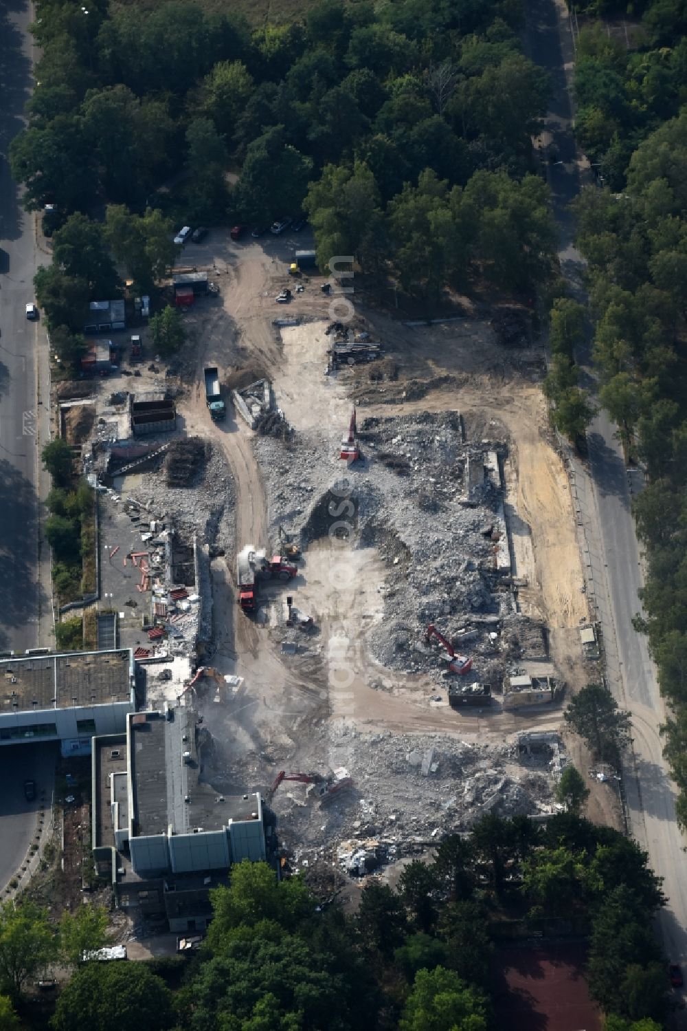 Aerial photograph Berlin - Demolition of the building area of Einkaufszentrums Cite Foch an der Avenue Charles de Gaulle in Berlin