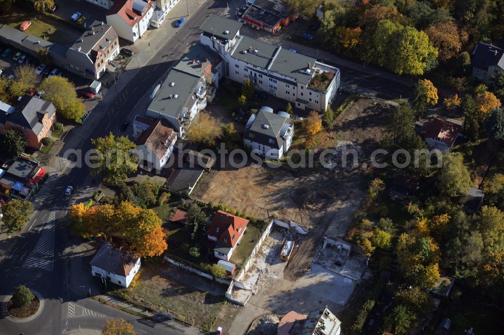 Berlin Mahlsdorf from above - Demolition of the building area of Giesestrasse - Hoenower Strasse in Berlin Mahlsdorf in the state Berlin. The grocery chain Lidl Dienstleistung GmbH & Co. KG is planning to build a branch in the land