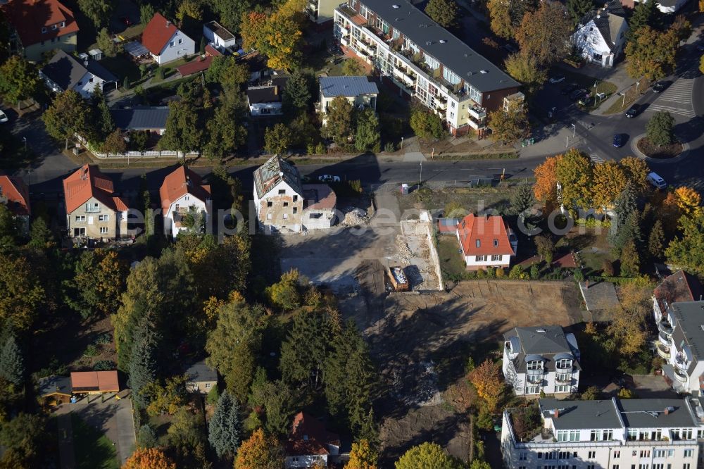 Aerial image Berlin Mahlsdorf - Demolition of the building area of Giesestrasse - Hoenower Strasse in Berlin Mahlsdorf in the state Berlin. The grocery chain Lidl Dienstleistung GmbH & Co. KG is planning to build a branch in the land