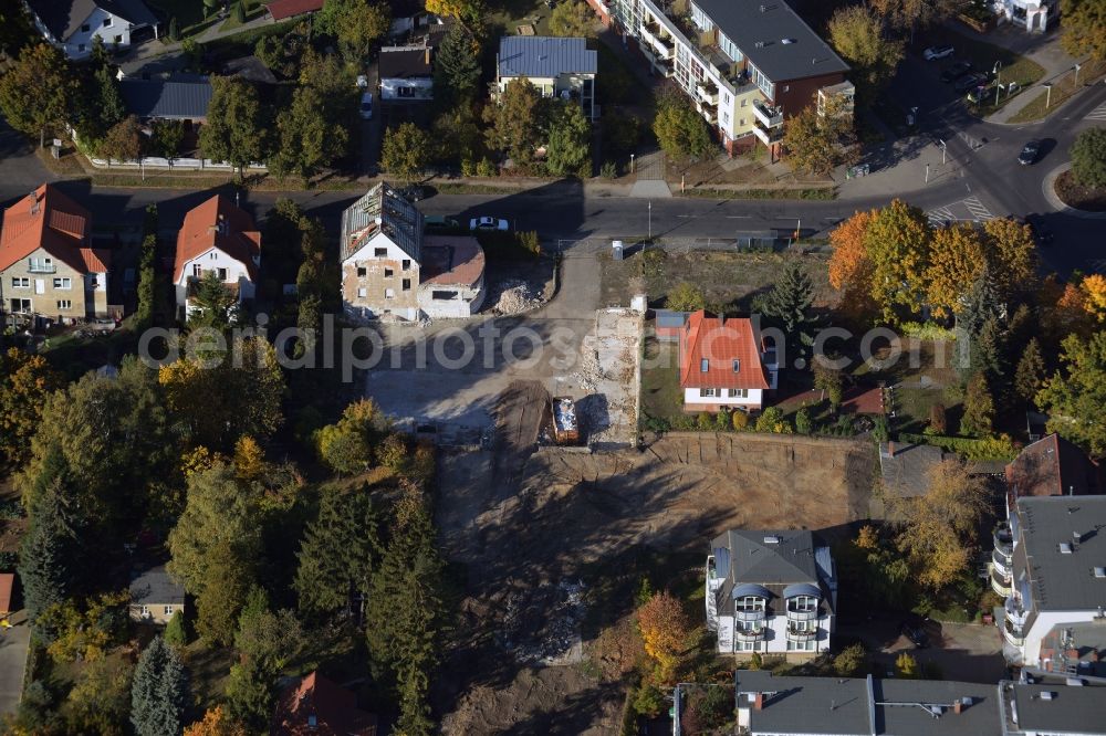 Aerial photograph Berlin Mahlsdorf - Demolition of the building area of Giesestrasse - Hoenower Strasse in Berlin Mahlsdorf in the state Berlin. The grocery chain Lidl Dienstleistung GmbH & Co. KG is planning to build a branch in the land