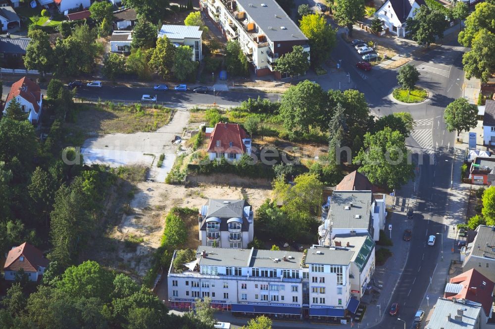 Berlin from above - Demolition of the building area of Giesestrasse - Hoenower Strasse in Berlin Mahlsdorf in the state Berlin. The grocery chain Lidl Dienstleistung GmbH & Co. KG is planning to build a branch in the land