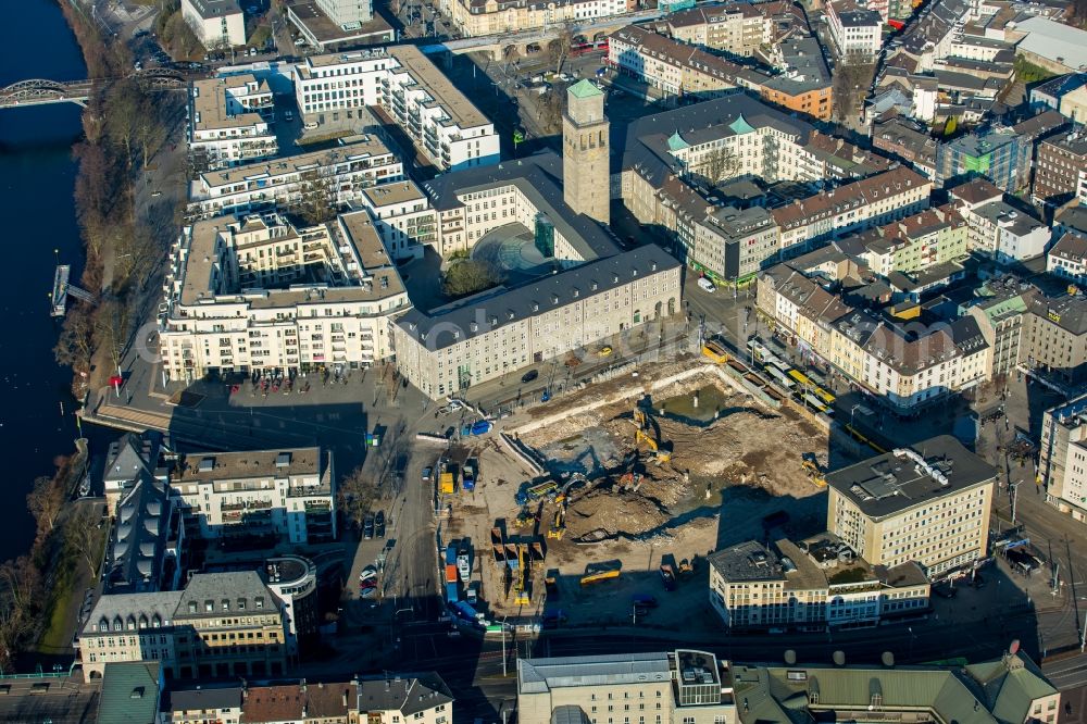 Mülheim an der Ruhr from the bird's eye view: Demolition of the building area of Kaufhof between Friedrich-Ebert- and Schollenstrasse in Muelheim on the Ruhr in the state North Rhine-Westphalia