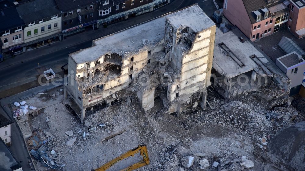 Aerial photograph Waldbröl - Demolition of the building area of Merkur-Haus in Waldbroel in the state North Rhine-Westphalia, Germany