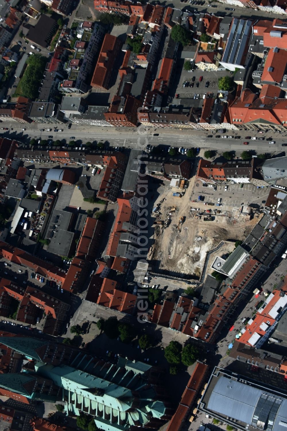 Lübeck from above - Demolition of the building area of car park building on street Fuenfhausen - Beckergrube - Mengstrasse in Luebeck in the state Schleswig-Holstein