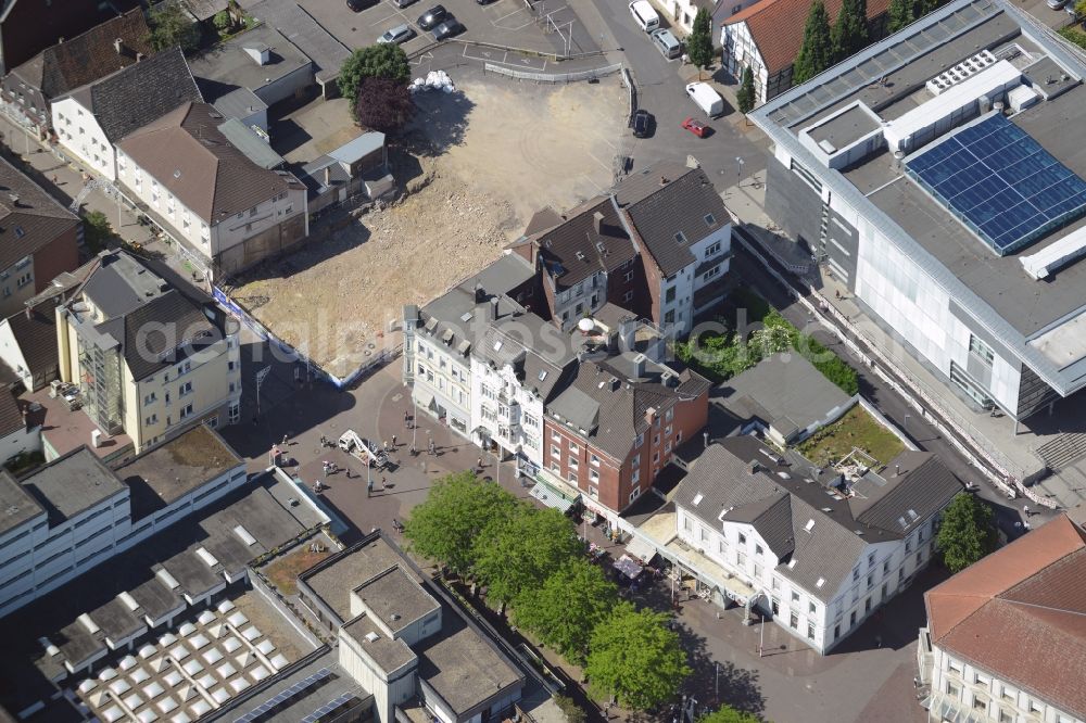 Unna from the bird's eye view: Demolition of the building area of Pruente-Komplex on Bahnhofstrasse - Klosterstrasse in Unna in the state North Rhine-Westphalia