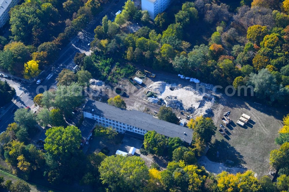 Aerial image Berlin - Demolition of the building area of of Sport Club Borussia 1920 Friedrichsfelde e.V. on Sewanstrasse in the district Lichtenberg in Berlin, Germany