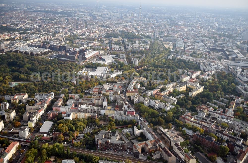 Aerial photograph Berlin - Demolition of the building area of des Stadtbades - Hallenbades Wedding in der Gerichtstrasse in Berlin