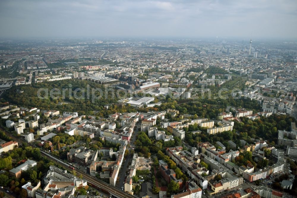 Aerial image Berlin - Demolition of the building area of des Stadtbades - Hallenbades Wedding in der Gerichtstrasse in Berlin