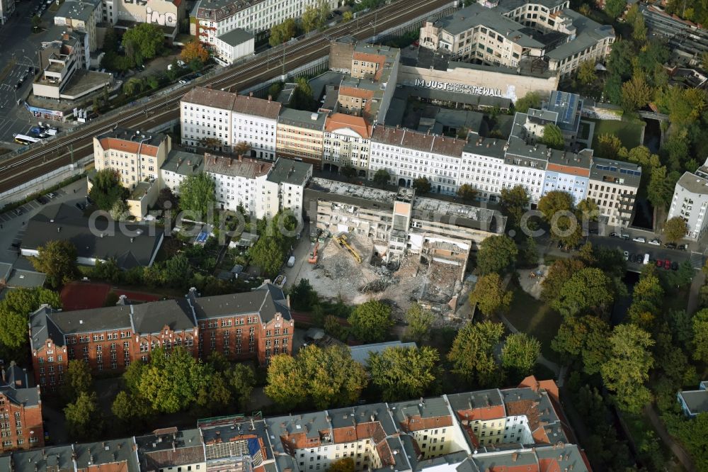 Aerial photograph Berlin - Demolition of the building area of des Stadtbades - Hallenbades Wedding in der Gerichtstrasse in Berlin