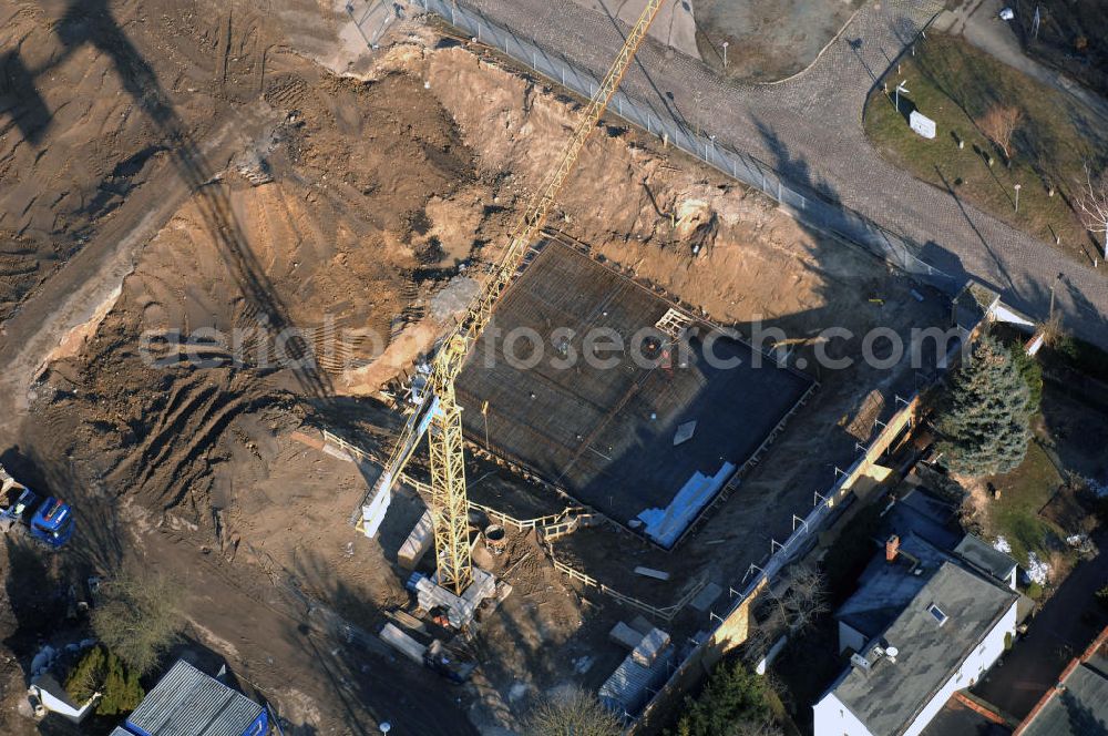 Berlin from the bird's eye view: Blick auf die Abrissfläche / den Rückbau vom Haus 9 und Haus 15 (Kesselhaus) auf dem Gelände des Vivantes Klinikum Hellersdorf. Look at the areal surface on the site of the demolished Vivantes Klinikum Berlin - Hellersdorf - Genius Ingenieurbüro GmbH, email: krebs@ibgenius.de