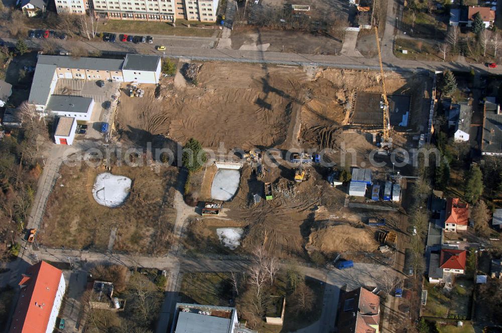 Aerial image Berlin - Blick auf die Abrissfläche / den Rückbau vom Haus 9 und Haus 15 (Kesselhaus) auf dem Gelände des Vivantes Klinikum Hellersdorf. Look at the areal surface on the site of the demolished Vivantes Klinikum Berlin - Hellersdorf - Genius Ingenieurbüro GmbH, email: krebs@ibgenius.de