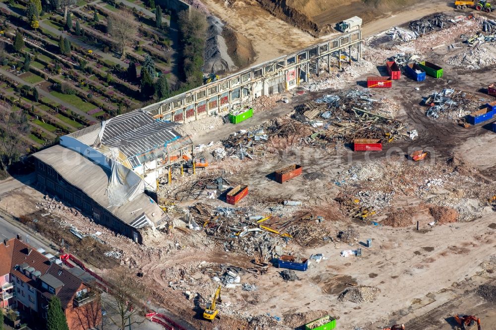 Essen from the bird's eye view: Demolition area of the hall of Altendorfer real, market management at the Husmannshof street in Essen in North Rhine-Westphalia