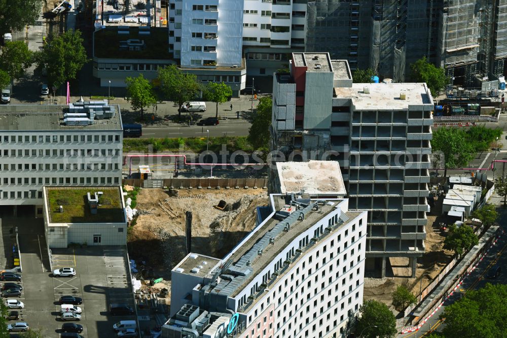 Berlin from the bird's eye view: Demolition and dismantling of the high-rise building on street An der Urania in the district Schoeneberg in Berlin, Germany