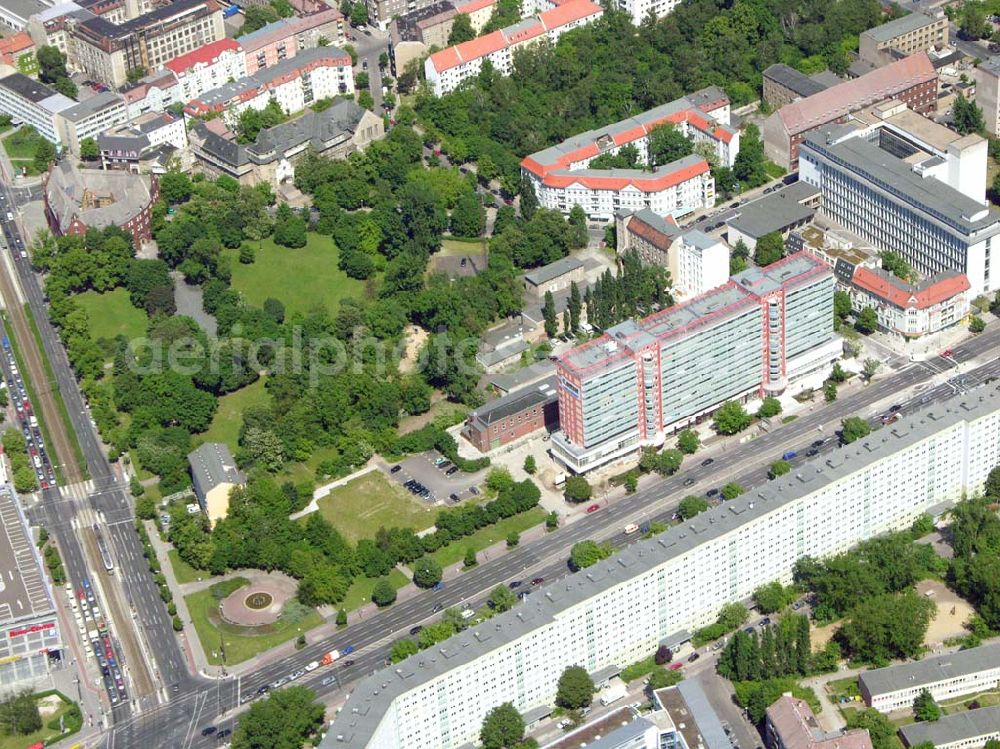 Aerial photograph Berlin - Lichtenberg - Blick auf die Abrissfläche des Wohnhauses der Howoge in der Frankfurter Allee in Berlin-Lichtenberg