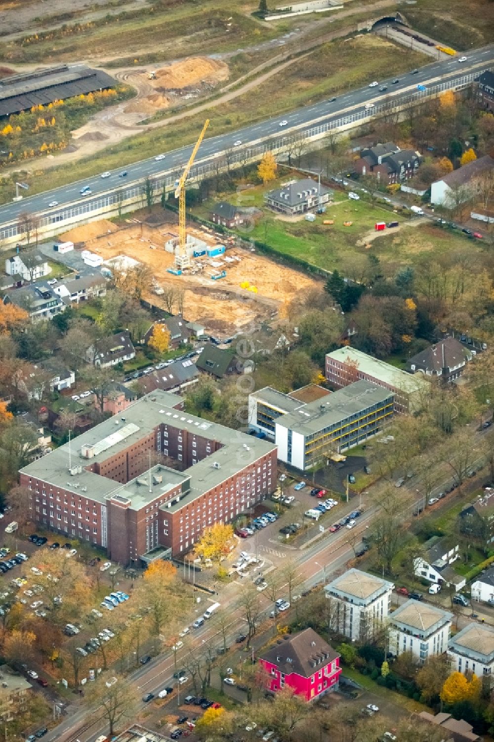 Duisburg from the bird's eye view: Demolition area of a retirement home in the district Dellviertel in Duisburg in the state North Rhine-Westphalia