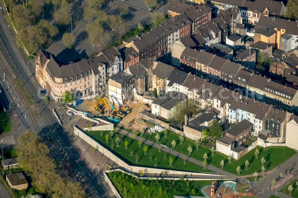 Aerial image Duisburg - Demolition of the building area of Bruckhausen Dieselstrasse - Eilperhofstrasse of company PRUeMER GMBH in the district Meiderich-Beeck in Duisburg in the state North Rhine-Westphalia