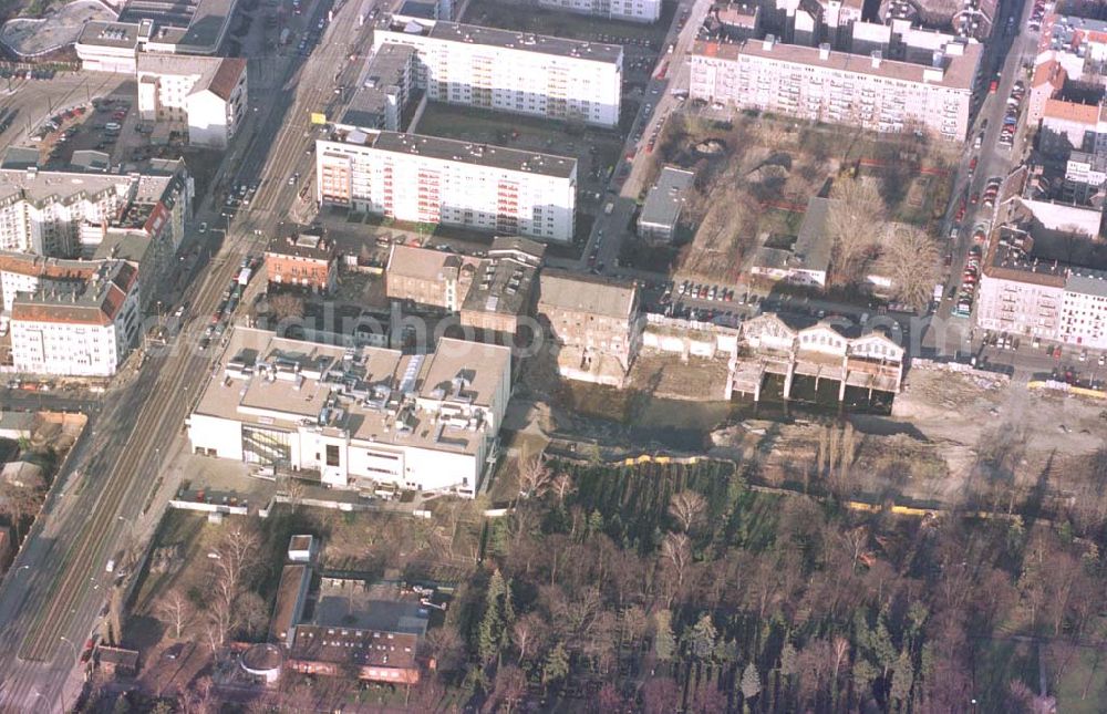 Berlin - Friedrichshain from the bird's eye view: Abrißgelände der alten Brauerei an der Landsberger Allee in Berlin-Friedrichshain.