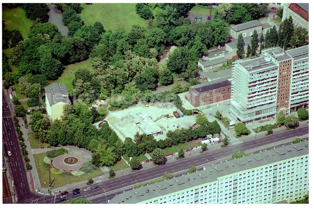 Aerial image Berlin - Lichtenberg - Abrißhochhausreste der HOWOGE an der Frankfurter Allee 110 in Berlin Lichtenberg.