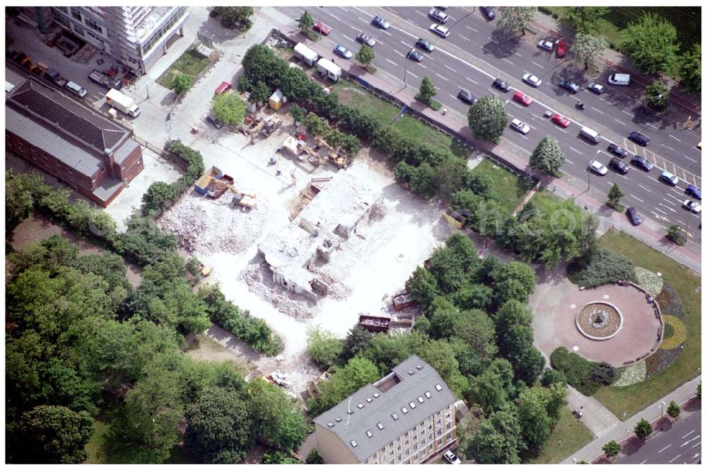 Berlin - Lichtenberg from the bird's eye view: 29.05.2004 Abrißreste Wohnhochhaus Frankfurter Allee 110 der HOWOGE in Berlin - Lichtenberg