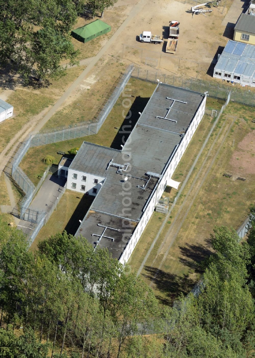 Eisenhüttenstadt from the bird's eye view: Deportation jail - Depository in Asylunterkunfts- building ZABH central immigration office in Eisenhuettenstadt in Brandenburg