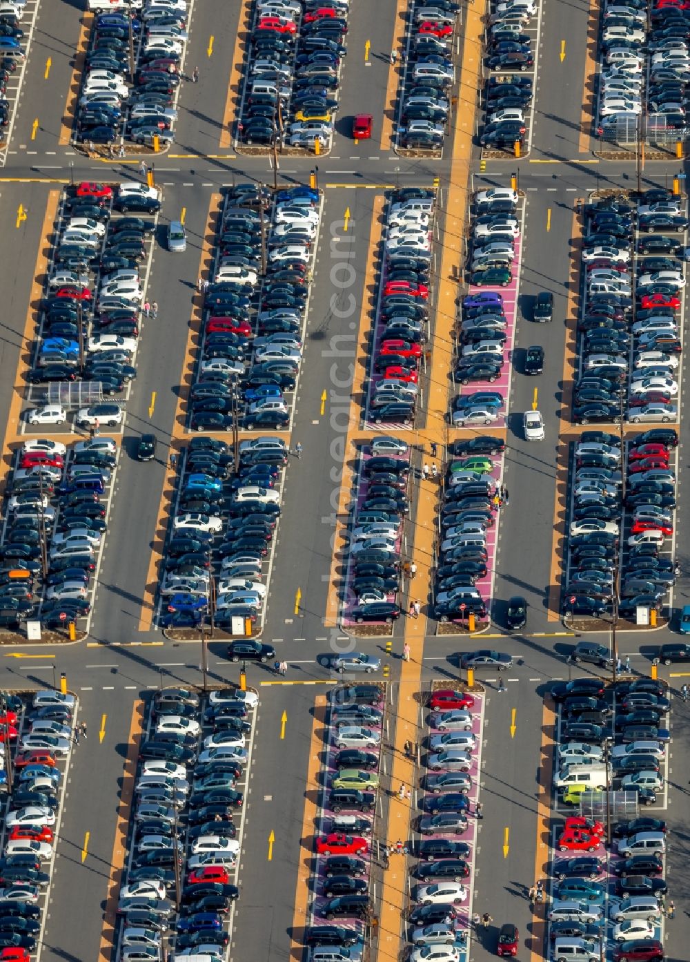 Bochum from above - Parking space for parked cars at the shopping center Ruhr Park in Bochum in the state North Rhine-Westphalia, Germany