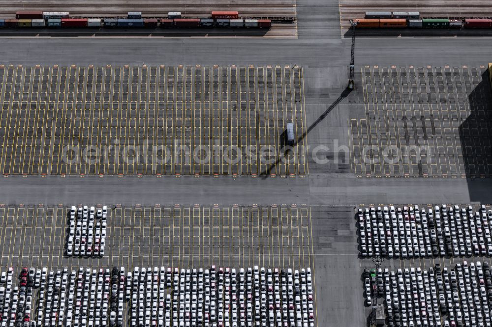 Bremerhaven from above - Parking spaces for automobiles - cars and containers in the district Stadtbremisches Ueberseehafengebiet Bremerhaven in Bremerhaven in the state Bremen, Germany