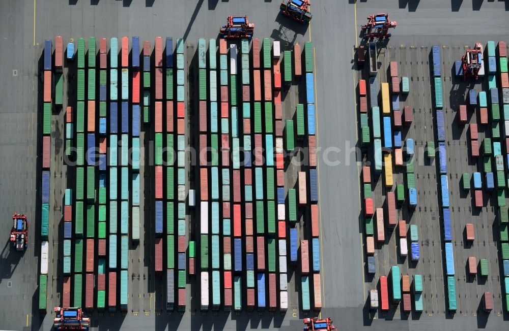 Hamburg from the bird's eye view: View of the HHLA Container Terminal Tollerort at the port of Hamburg