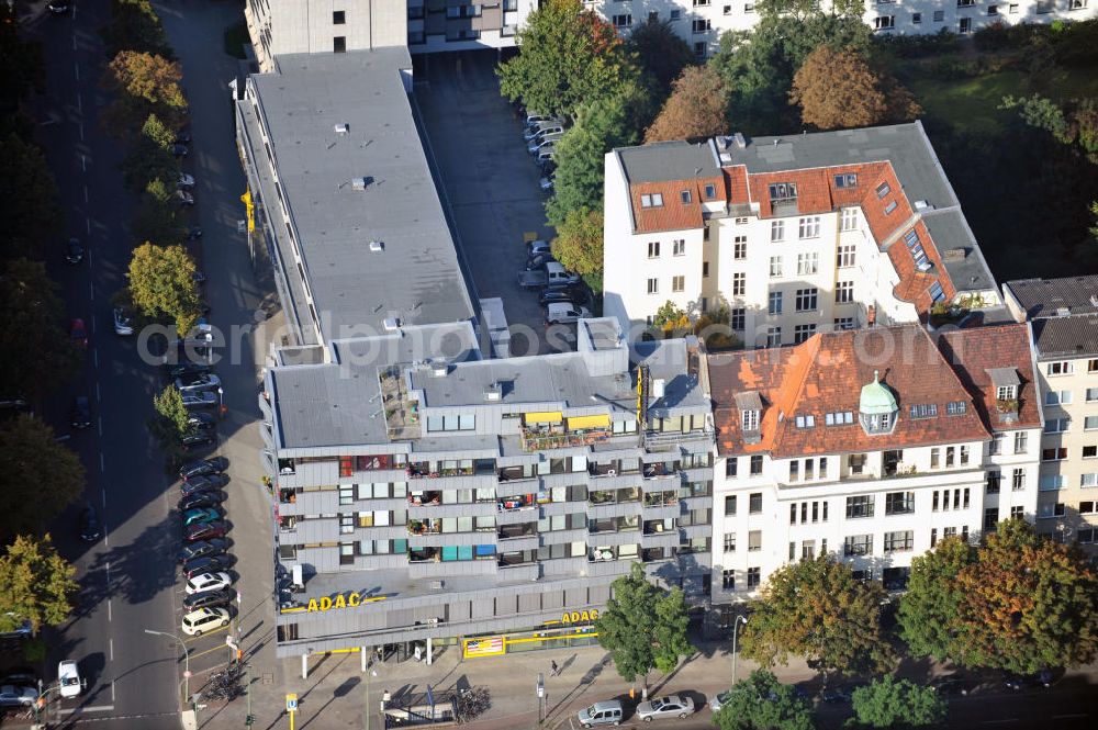 Aerial photograph Berlin - Geschäftsstelle des ADAC, Allgemeine Deutsche Automobil-Club e.V., an der Buschallee Ecke Güntzelstraße in Berlin-Charlottenburg. Branch office of the automobile association ADAC at the Buschallee street in the Charlottenburg district.