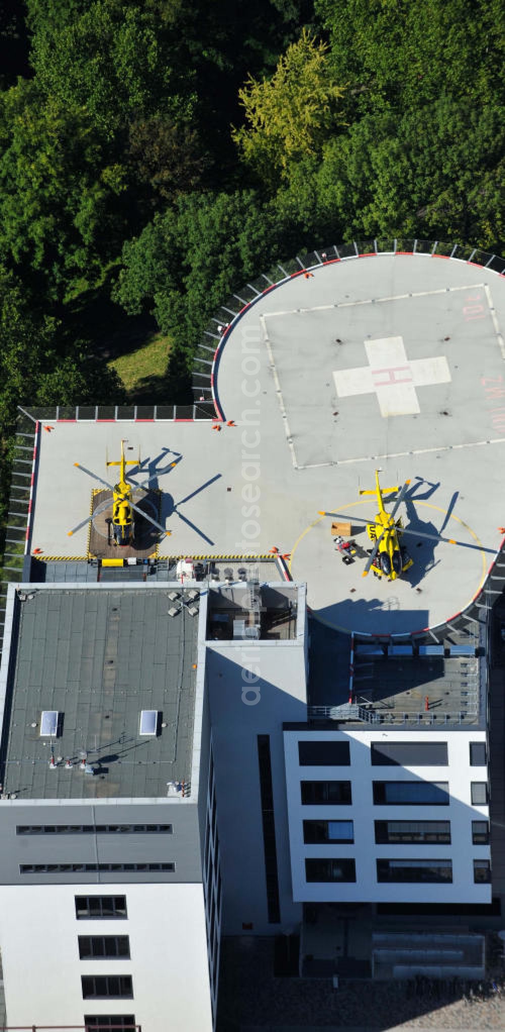 Aerial image Mainz - ADAC rescue helicopter on the heliport / helipad of the University Hospital Mainz