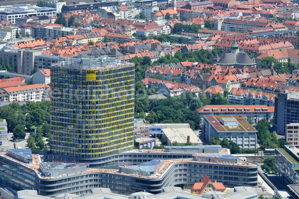 München from the bird's eye view: Blick auf die neue ADAC Zentrale, ein Projekt des Berliner Architektenbüros Sauerbruch Hutton und der ZÜBLIN AG, an der Hansastraße in München. The new build of the ADAC Headquaters at the Hansastrasse in Munich.