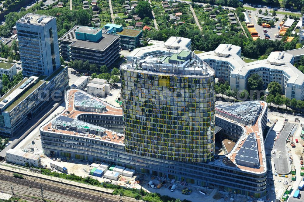 Aerial image München - Blick auf die neue ADAC Zentrale, ein Projekt des Berliner Architektenbüros Sauerbruch Hutton und der ZÜBLIN AG, an der Hansastraße in München. The new build of the ADAC Headquaters at the Hansastrasse in Munich.