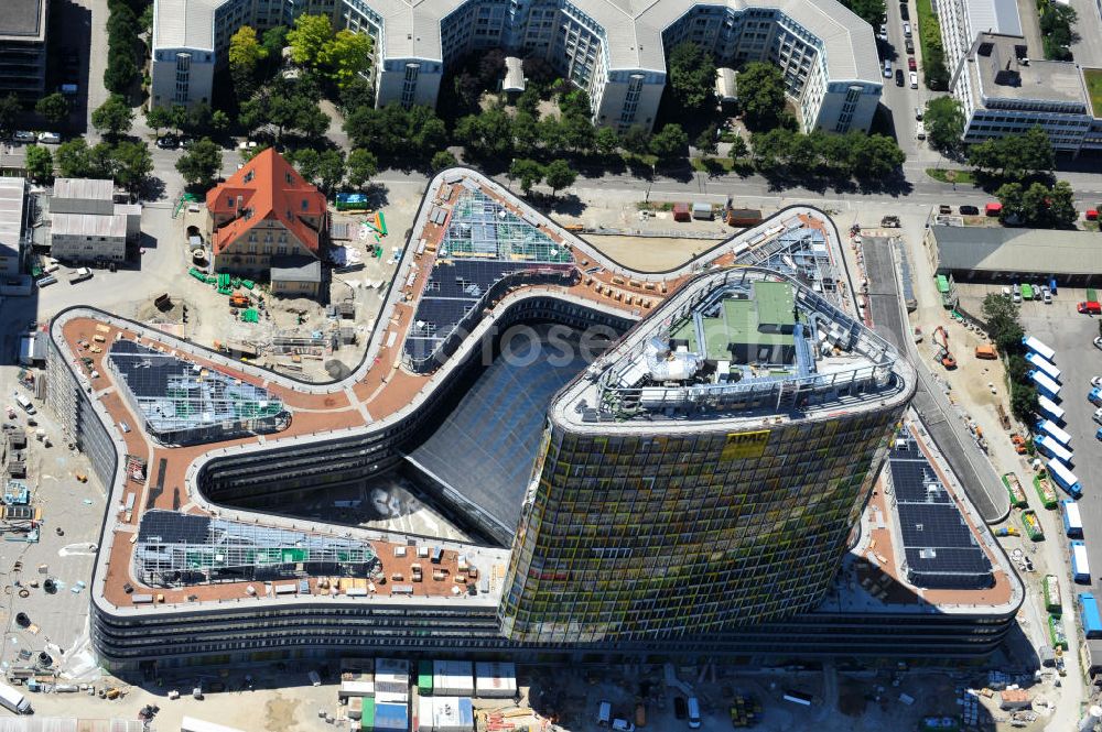 Aerial image München - Blick auf die neue ADAC Zentrale, ein Projekt des Berliner Architektenbüros Sauerbruch Hutton und der ZÜBLIN AG, an der Hansastraße in München. The new build of the ADAC Headquaters at the Hansastrasse in Munich.