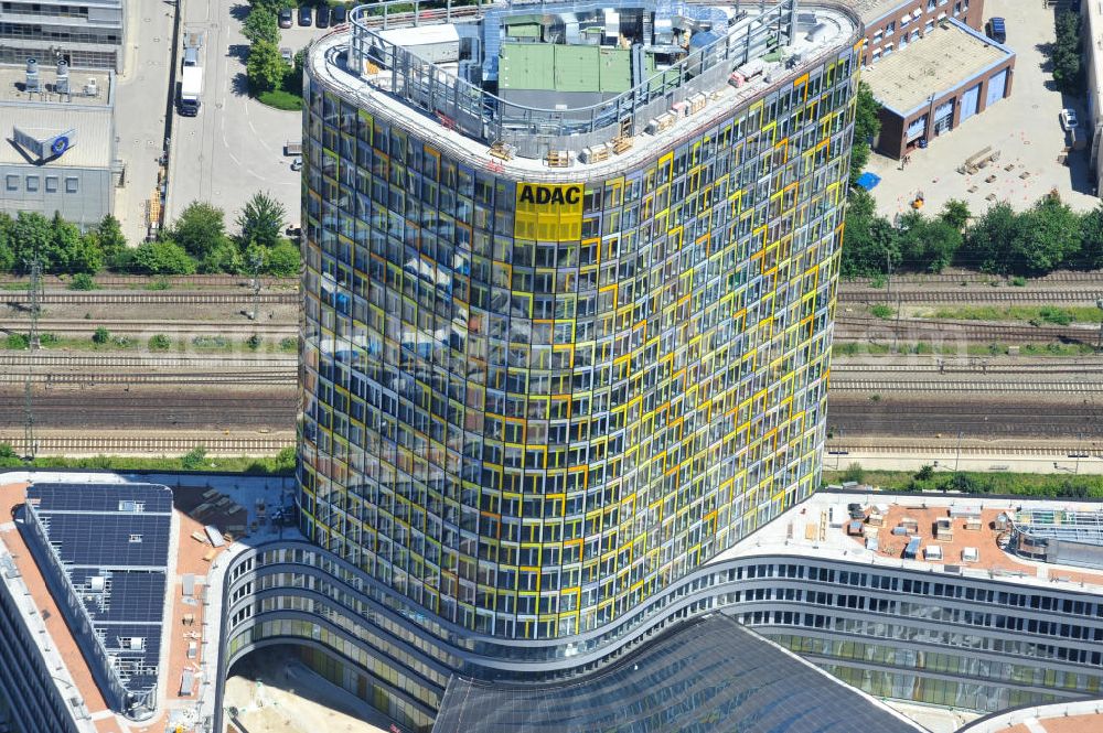 München from above - Blick auf die neue ADAC Zentrale, ein Projekt des Berliner Architektenbüros Sauerbruch Hutton und der ZÜBLIN AG, an der Hansastraße in München. The new build of the ADAC Headquaters at the Hansastrasse in Munich.