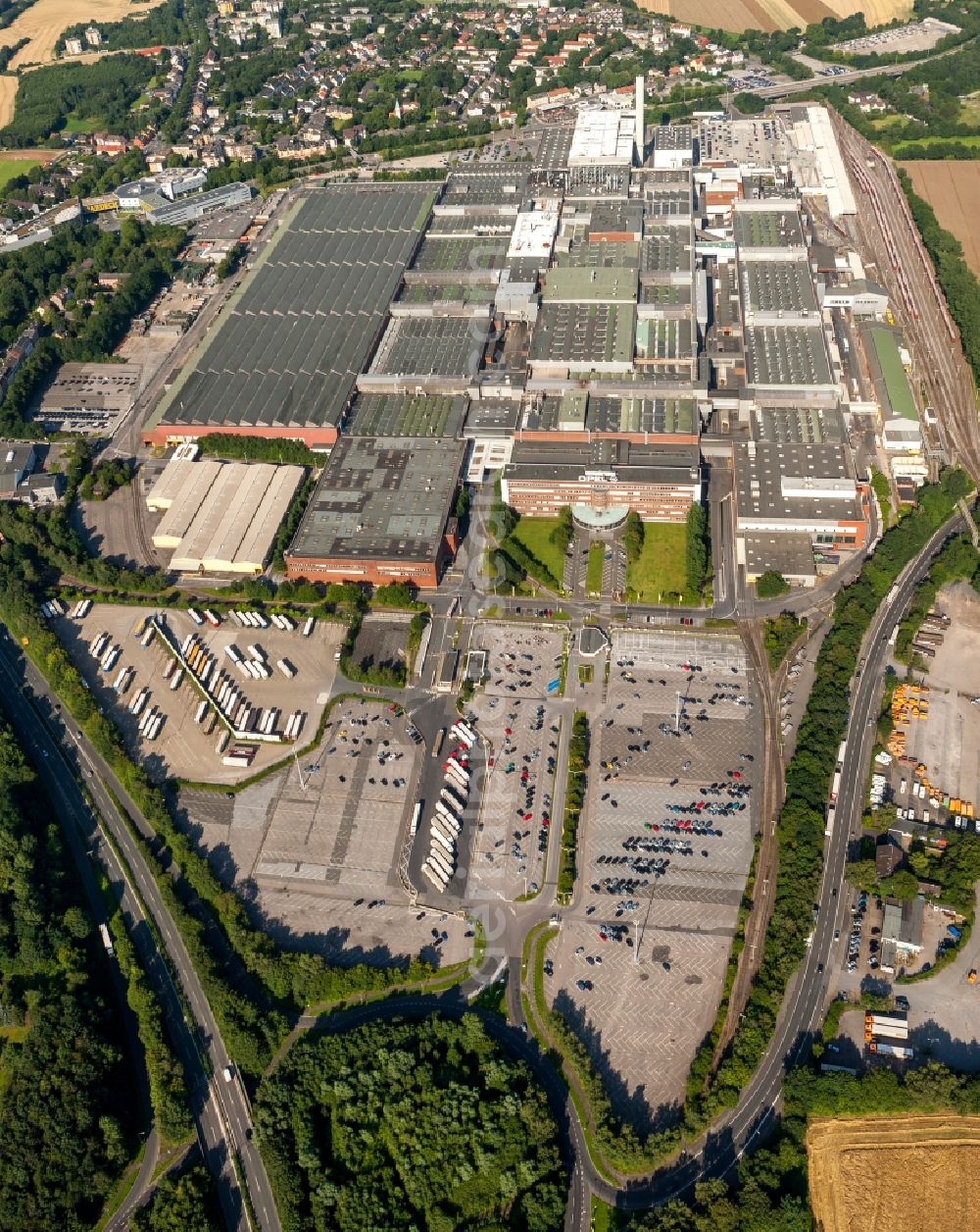 Bochum from the bird's eye view: The Adam Opel AG Werk Bochum I is on of the production sites of the Adam Opel AG in Bochum on a former heap area