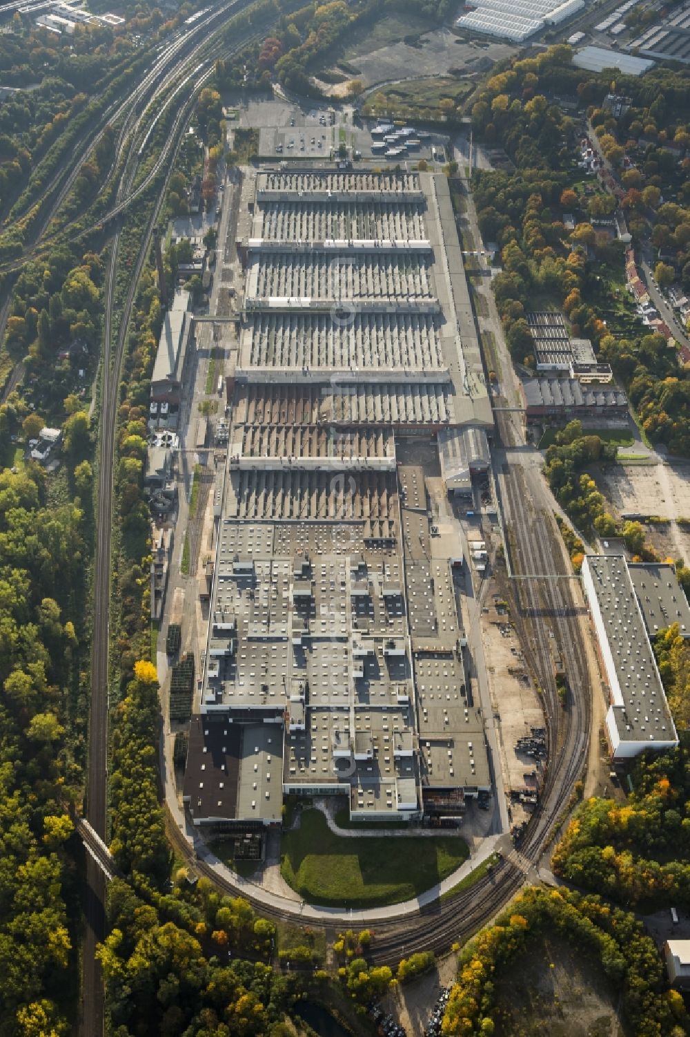 Bochum from above - View of the defuncted Adam Opel plant in the district Bochum - Langendreer in the state North Rhine-Westphalia. The plant is located at the street Oesterheidestraße